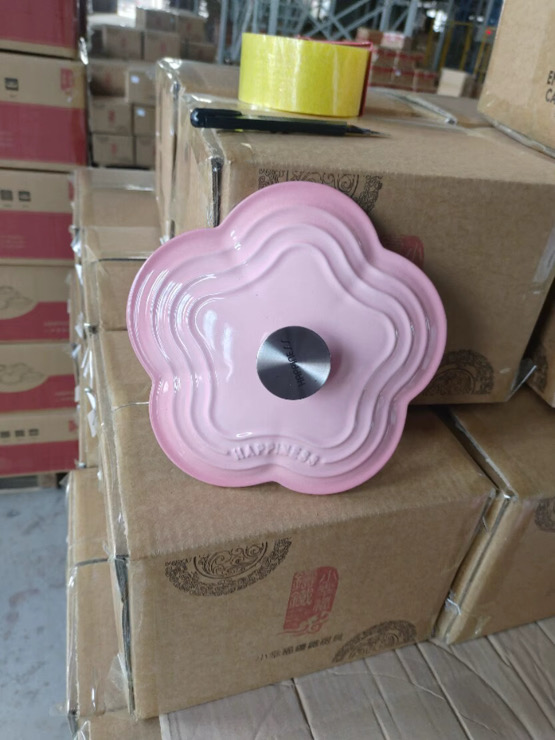 Cast Iron Pink Heart Shape Single Cooking Pot — view 2