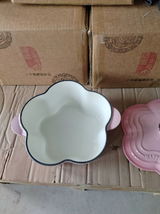 Cast Iron Pink Heart Shape Single Cooking Pot — view 3